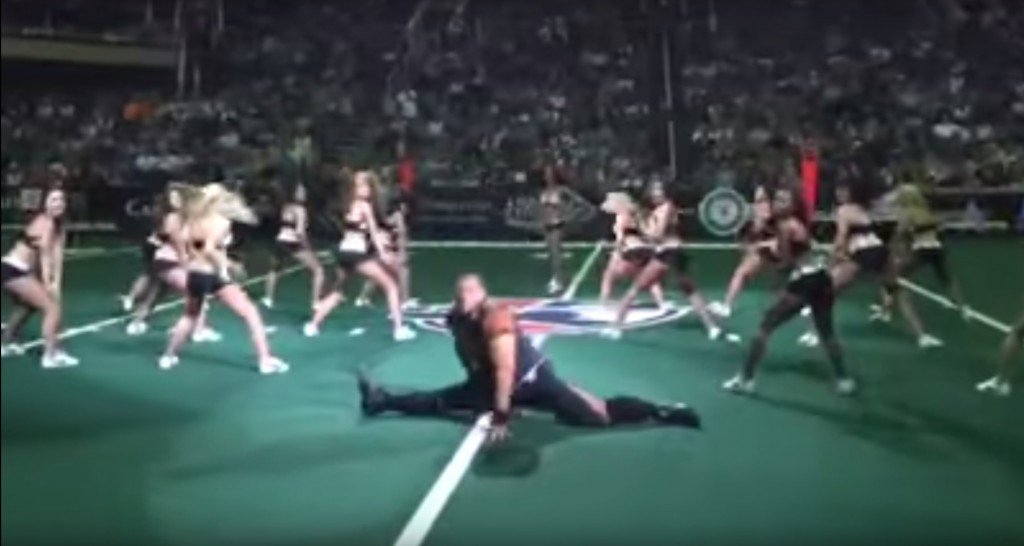 LONDON, ENGLAND - MARCH 31: Emma Watson attends the UK premiere of "Noah" at Odeon Leicester Square on March 31, 2014 in London, England. (Photo by Anthony Harvey/Getty Images)