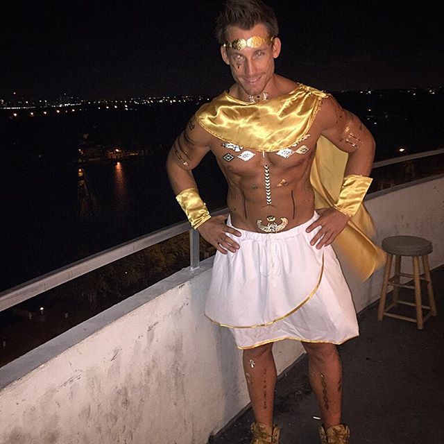 calum winsor halloween