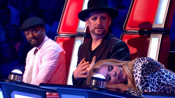 Boy-George-and-Paloma-Faith-have-a-disagreement-on-The-Voice