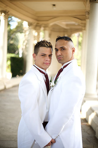 Everett wed partner and manager Steve Peña in 2008.