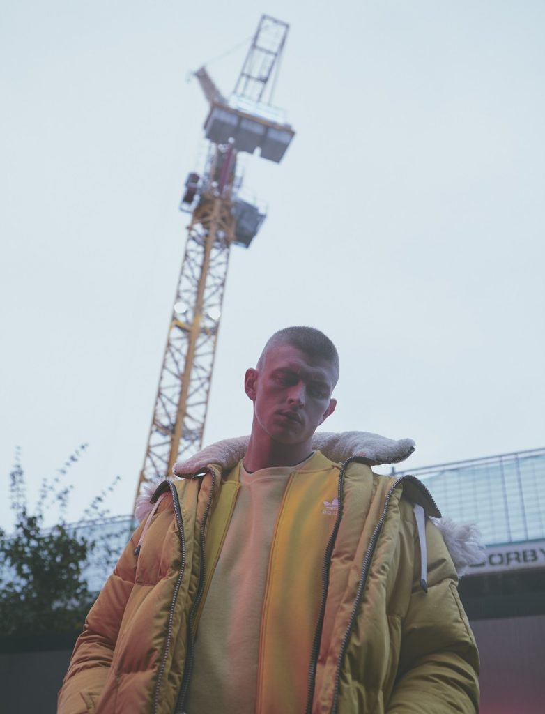 161104-attitude_shot-06_031_r2